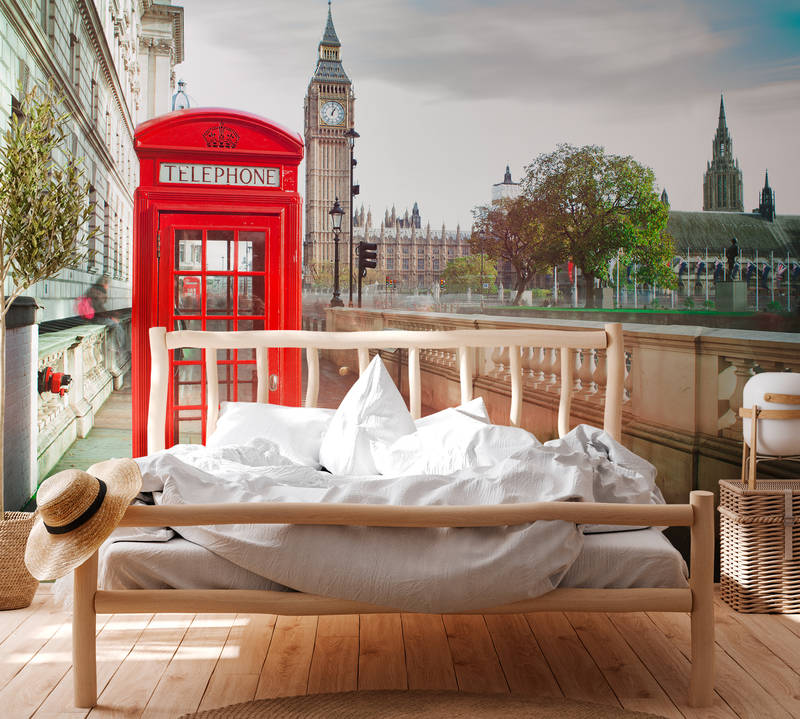             Rote Telefonzelle in London – Rot, Braun, Grün
        