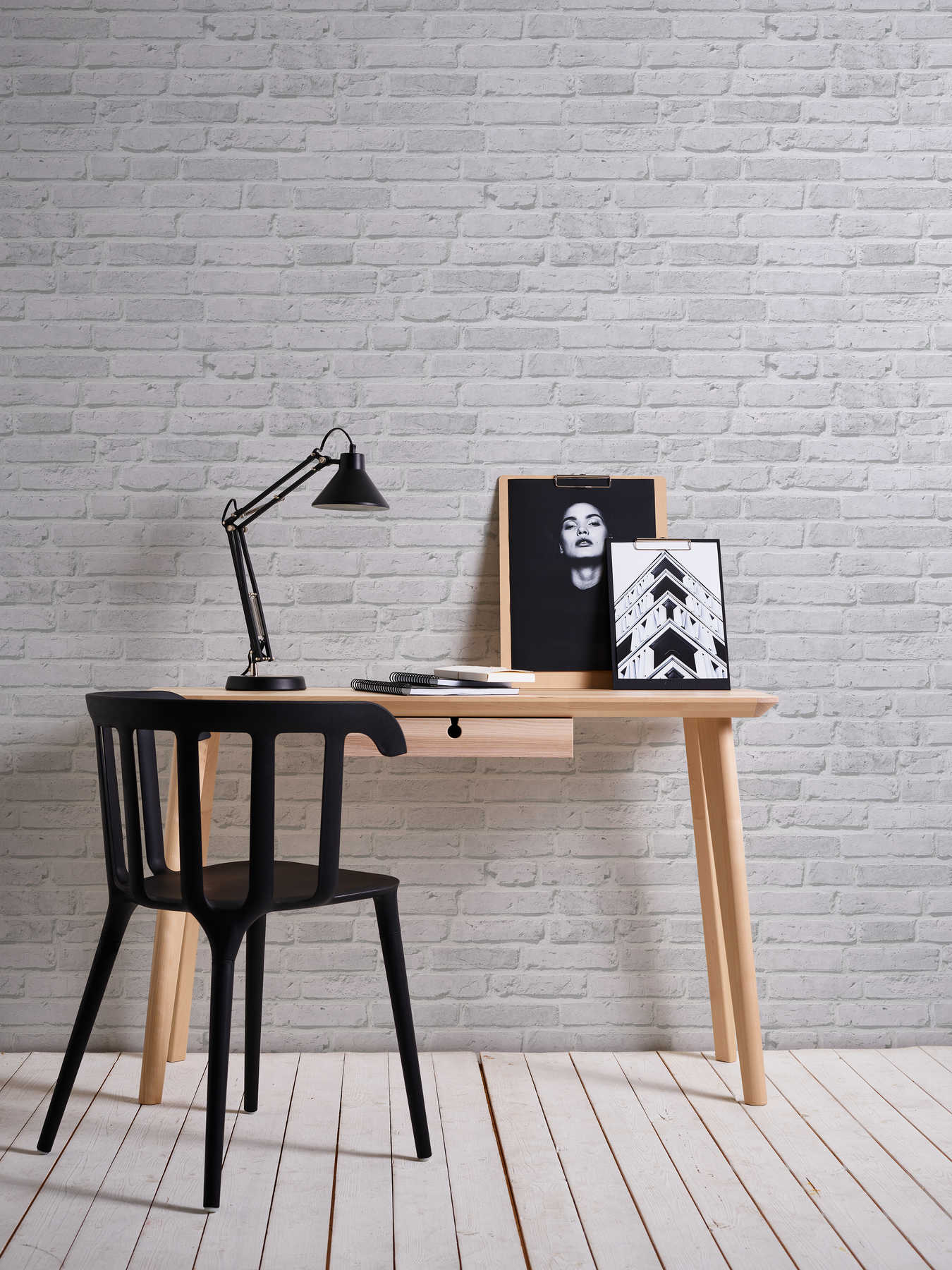             Helle Backstein-Tapete mit 3D-Optik – Grau
        
