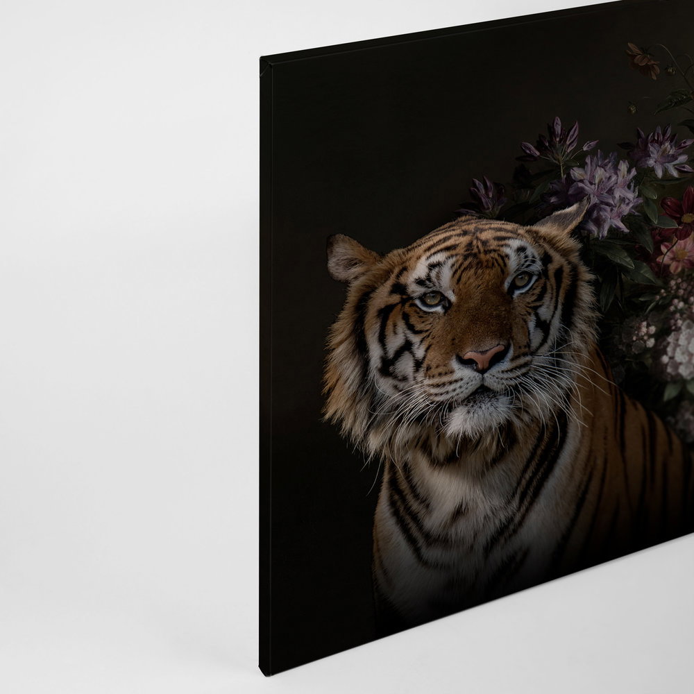 Leinwandbild Tiger Portrait mit Blumen – 0,90 m x 0,60 m