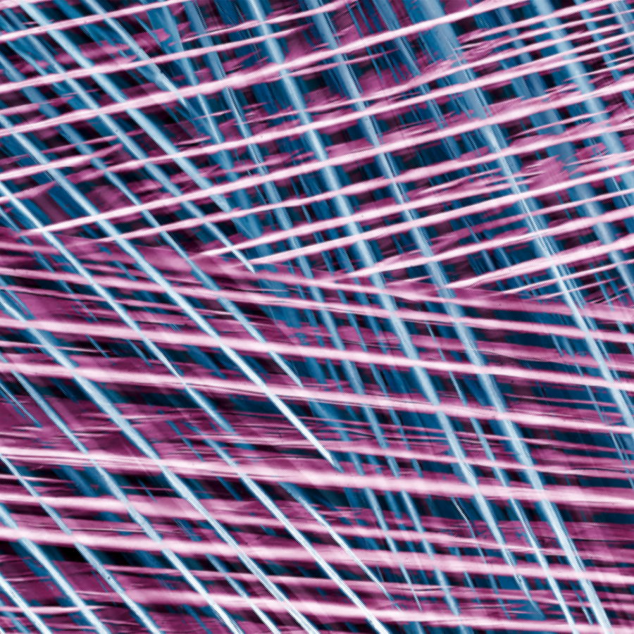         Fototapete 'Fadenspiel' – Faszinierendes Linienmuster für zeitgemäßes Wohnen, glatte Oberfläche – Lila, Blau
    