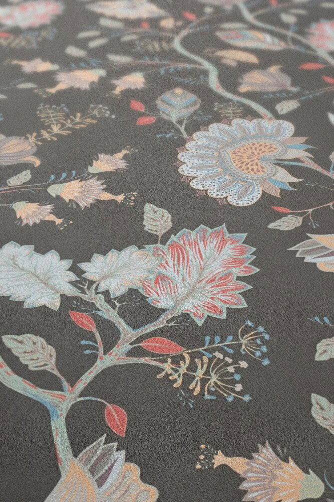             Florale Vliestapete mit gedeckten Farben - Rot, Grün, Schwarz
        