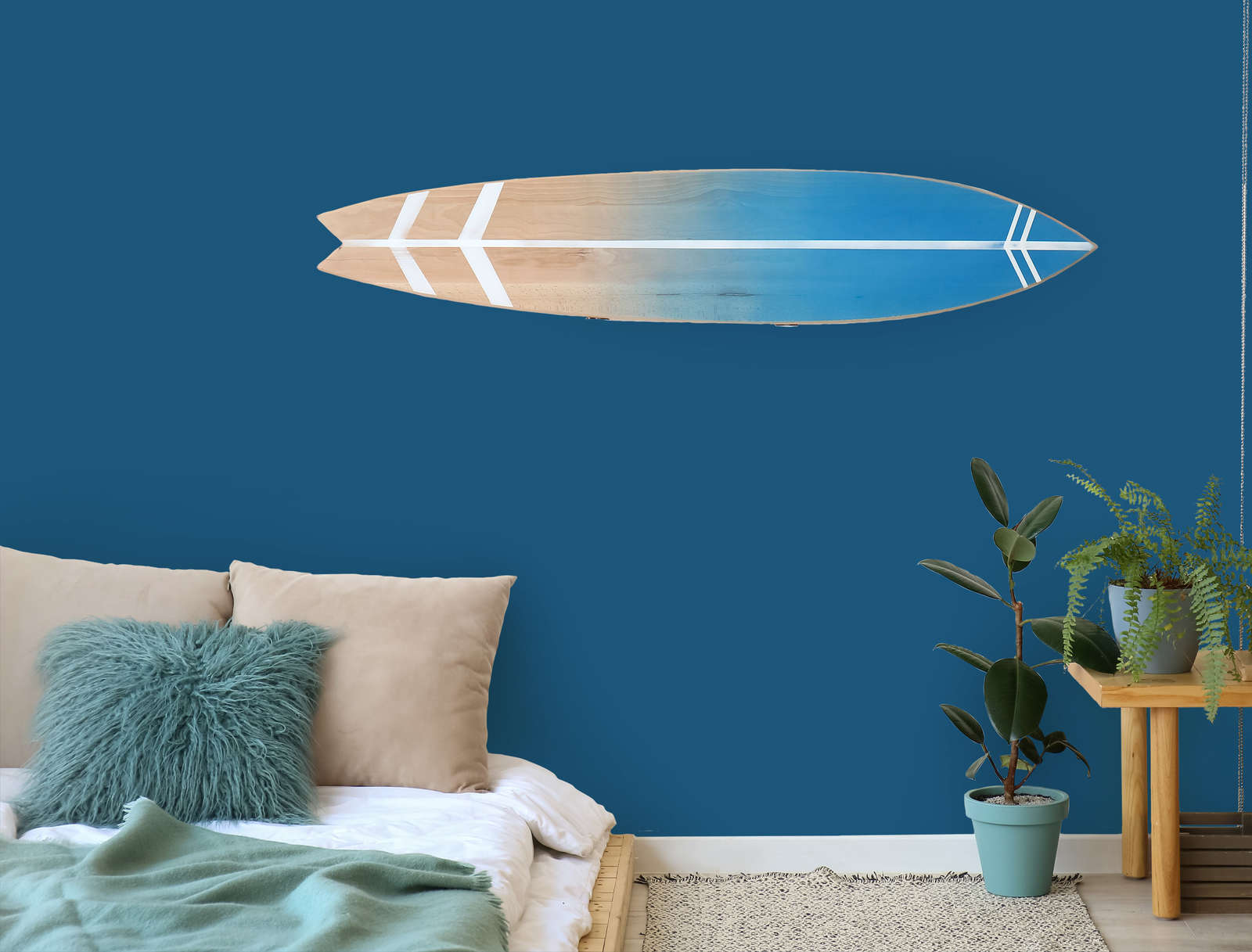 Surfboard, Wanddekoration, Pflanze, Sofa, Kissen