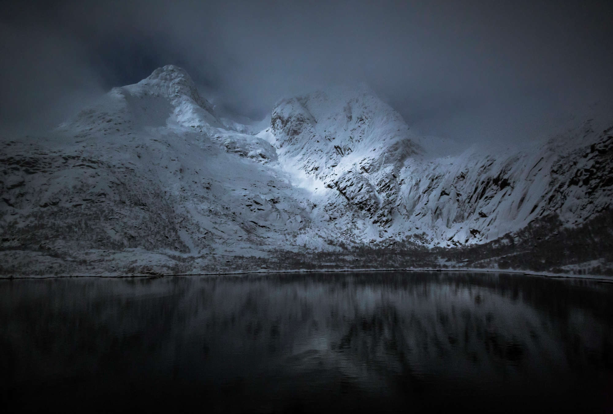 Schneeberge, Berglandschaft, Gletscher, Nebel, See