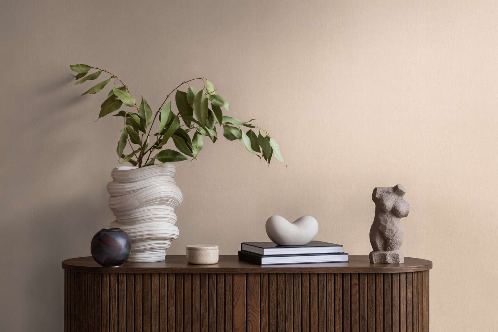 vase, zweige, blätter, deko-figur, schreibtischdekoration