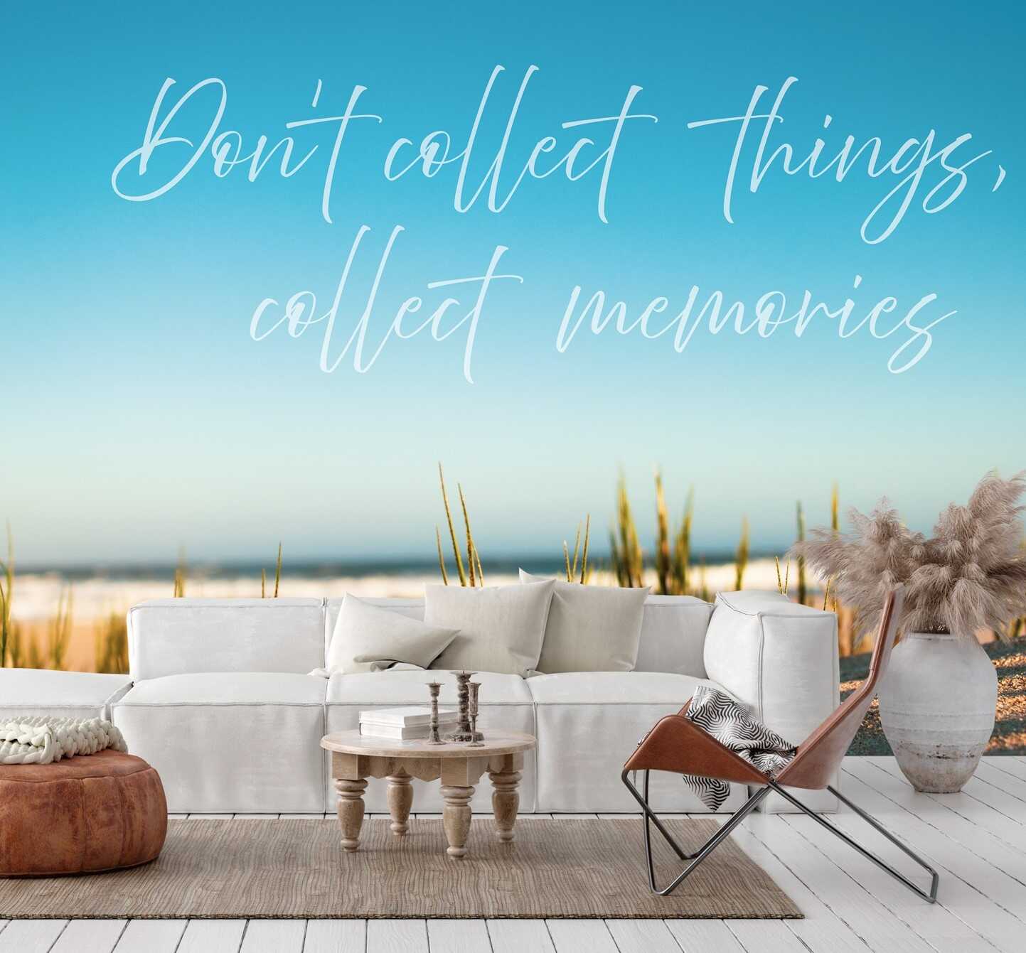         Fotobehang "Verzamel geen dingen, maar herinneringen" - Inspirerend strandbehang voor een levensstijl vol herinneringen - Bont
    