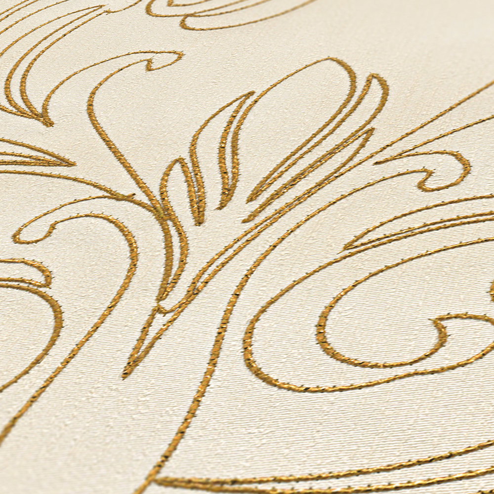 Elegantes Wandpanel mit glänzendem Hintergrund und Goldstickerei – Creme, Gold