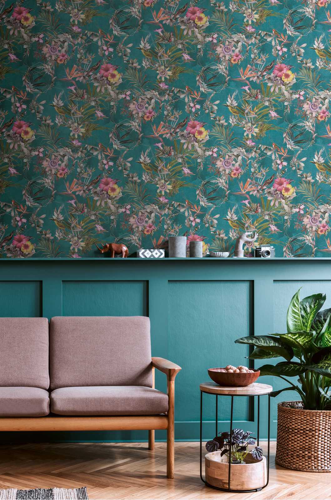             Jungle wallpaper tropical flowers & birds - turquoise, green, colourful
        