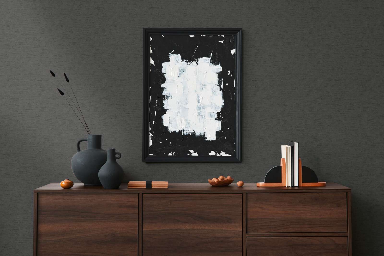             Einfarbige Vliestapete mit Strukturdesign, matt – Schwarz
        