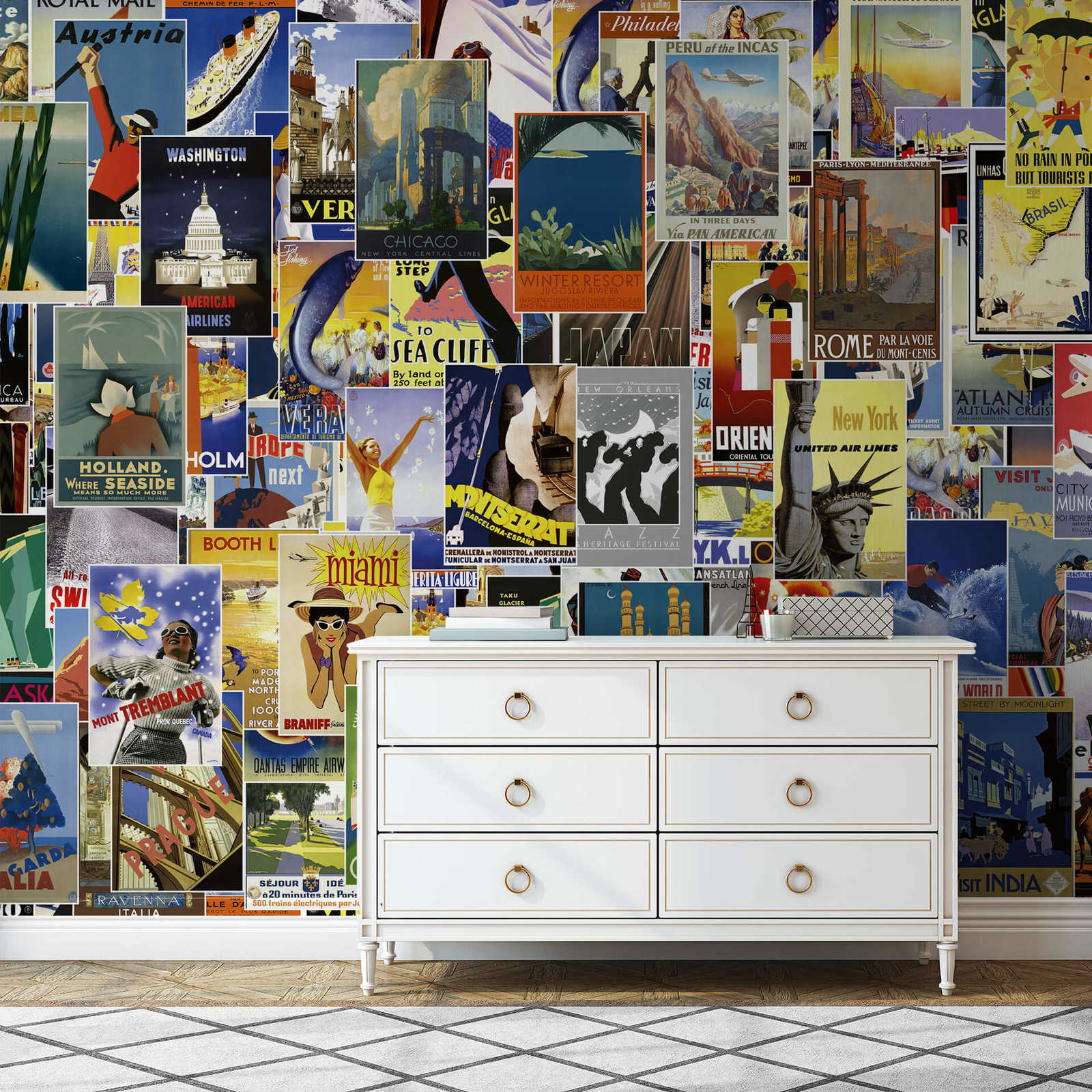 Fototapete Vintage Posterwand mit Reisemotiven – Bunt